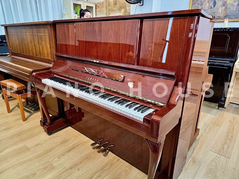 Cận cảnh YAMAHA W106B tại Piano House